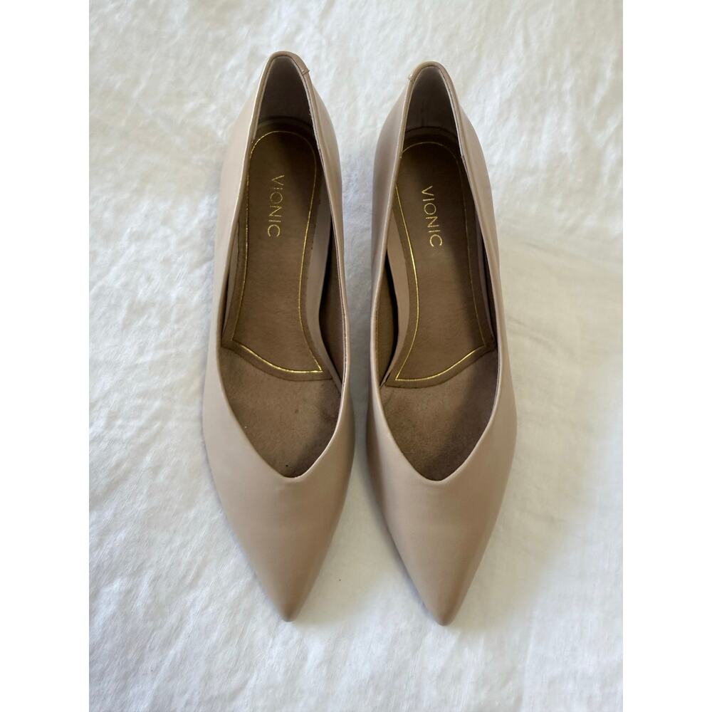 Vionic | Women’s SZ 8.5 Wide | Josie Tan Nude Leather Point Toe Kitten Heels - Picture 2 of 11
